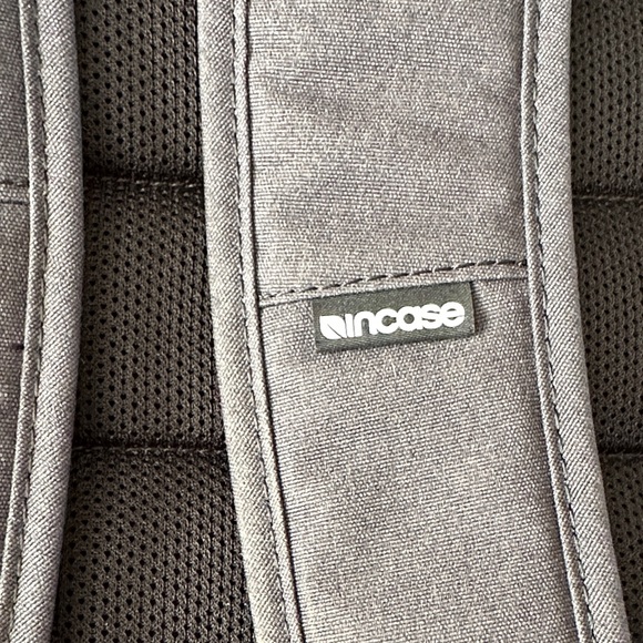 Incase Compass Backpack 16L - Picture 5 of 16